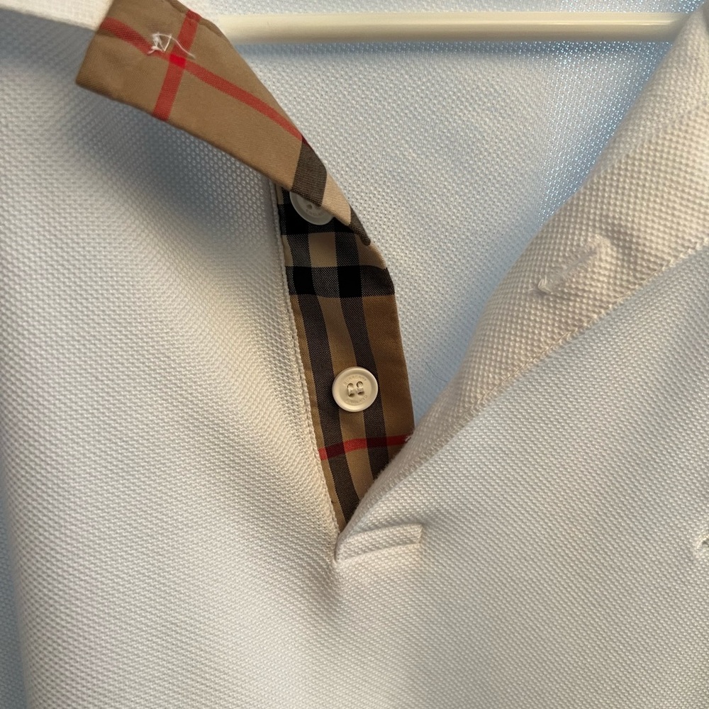 💯 % Authentic Burberry Men Polo Shirt in almost new condition!